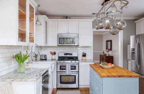 South River City House | Free Parking, Travis Heights - The Fairmount