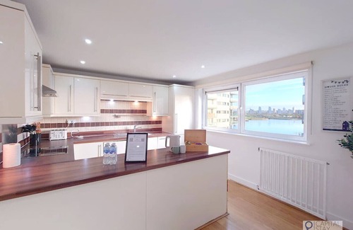 Newham Apartment | Free Parking: Two Bed Apartment with River View
