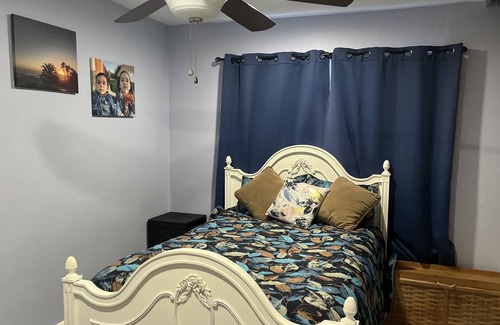North Valley House | free parking