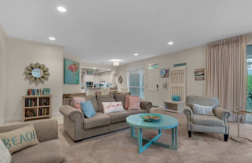 Gulf Pines Condo | Free Seasonal Beach Service, Large Villa, Ground Floor, Pool View, Walk to the B