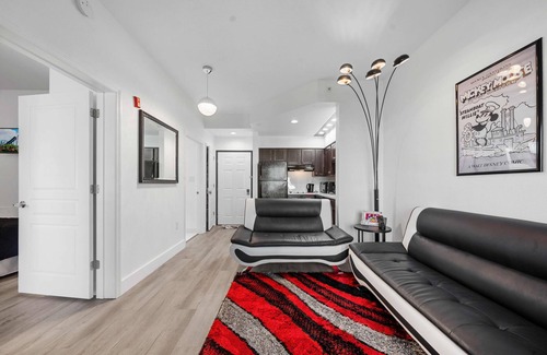 Florida Central Atlantic Coast Apartment | Free Shuttle 2 Queen Disney Area