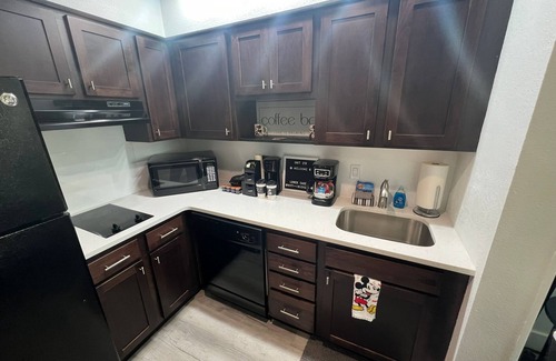 Florida Central Atlantic Coast Apartment | Free Shuttle 2 Queen Disney Area