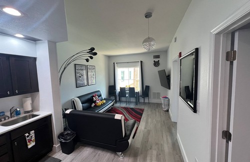 Florida Central Atlantic Coast Apartment | Free Shuttle 2 Queen Disney Area