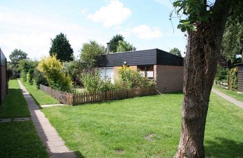 Noordwijkerhout House | Free standing holiday house in green and sunny location