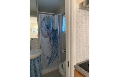 Eastham Condo | Free-standing peaceful seasonal cozy cottage on Minister's Pond