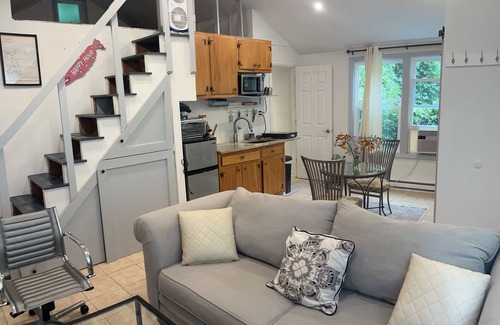 Bay Shore House | FREE STANDING1 bedroom. .5 mile SOUTHSHORE univ Hospital.4.5 mile Good Samaritan