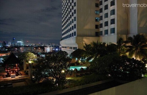 Ratchathewi Apartment | Free weekly cleaning 2BR near BTS