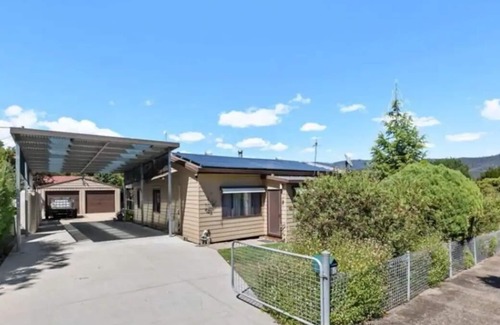 Talbingo House | Free Wi-fi, Netflix, Sleeps 8 - Tathra of Talbingo