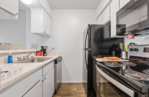 Park Central Apartment | FREE WIFI | 1 BEDROOM APT | DALLAS