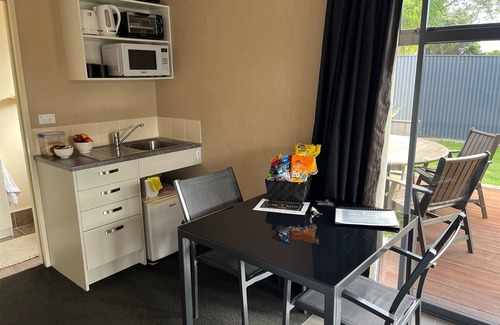 Paroa House | Free Wifi/Breakfast,clean,private studio Greymouth