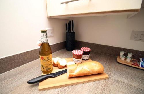 Rogerstone House | Free Wifi | Parking Access | 3BR