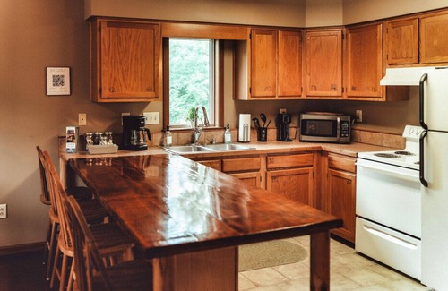 Rockbridge Apartment | Freedom Cottage, 12 Acres with Private Hot Tub