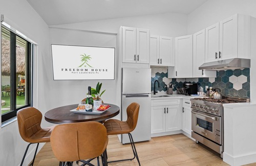 Flagler Village Villa | Freedom House Urban Oasis Eclectic Retreat Fort Lauderdale FL