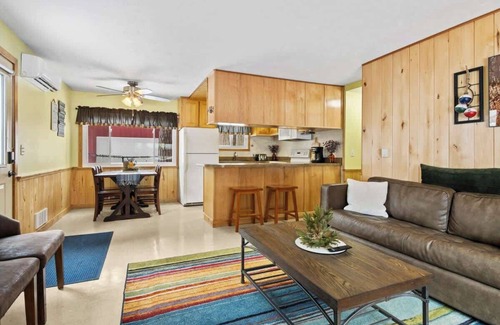 Mesick House | Freeman Retreat Pet-Friendly Hodenpyle Dam
