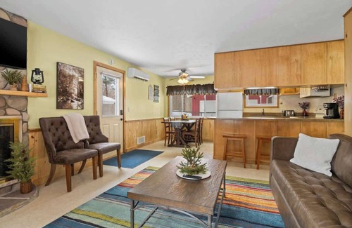 Mesick House | Freeman Retreat Pet-Friendly Hodenpyle Dam