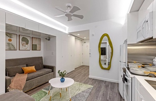 Cleveland Apartment | FreeParking+NearMusuems+LittleItaly+Rooftop