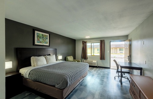 Freer Hotel | Freer Executive Inn and Studios