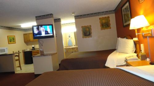 Freer Hotel | Freer Executive inn and Studios