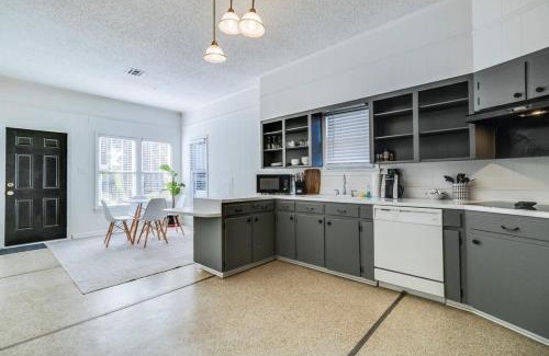Freetown - Port Rico House | Freetown Hideaway-Private Room Shared Kitchen & Free Parking