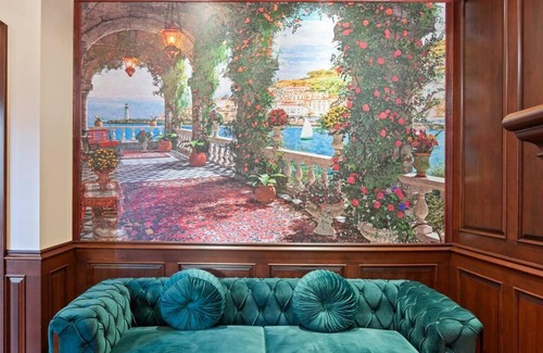 Springbank Hill House | French Château w/Swim Spa & Theatre: 11,700 sqft