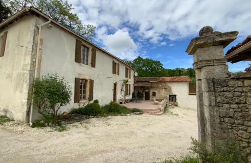 Coteaux du Blanzacais Villa | French Farmhouse Retreat with pool & superb views.