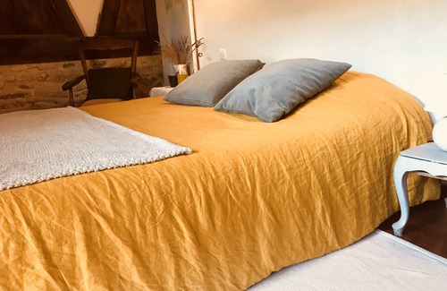 Villefranche-du-Perigord Cottage | French Holiday rental in the Périgord. XVIII th Century stone farmhouse.