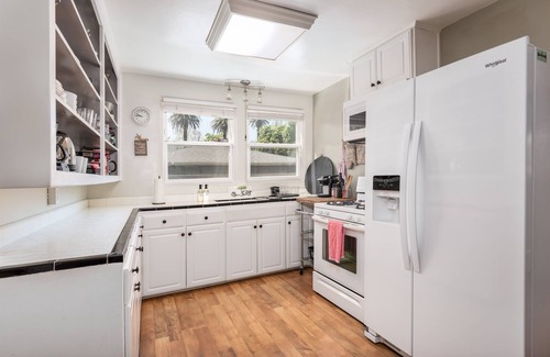 Lodi Cottage | French Oak Cottage | 6-Min Walk to Downtown Wine, Food, & Music | Pet Friendly