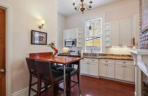 Faubourg Marigny House | French Quarter Home, One Block to Frenchmen St, Private Courtyard