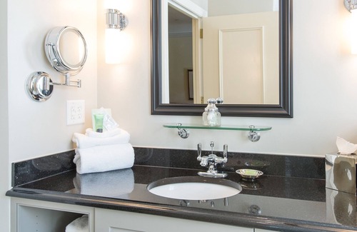 Charleston Historic District Hotel | French Quarter Inn
