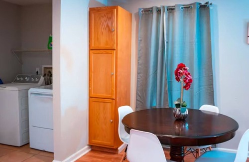 Milneburg House | French Quarter Oasis: Historic Charm