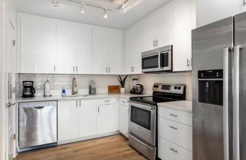 Central Business District Apartment | French Quarter Splendor: 4BR Luxury Condo