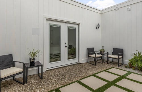 Nassau Bay House | French Style 1 Story Peaceful Retreat Townhome