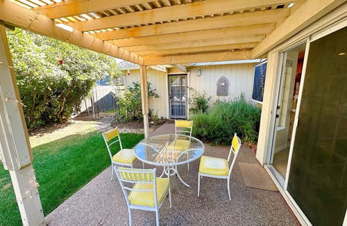Rocklin House | French Style Cozy Home - Temporary Housing!nDesired Rocklin Location!
