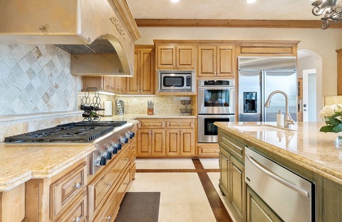 Temecula Villa | French Wine Country Estate with Infinity Pool+Wine Tasting Room