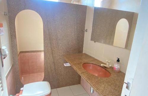 Ubu House | FRENTE MAR CASTELHANOS Casa Recanto Azul 7 Suítes Lazer Completo e Conforto recém reformada para Até 25 Pessoas Ideal para reunir Famílias e Amigos