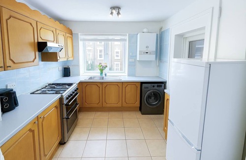 Stroud Green Apartment | Fresh 2-Bed -10 min Finsbury Pk