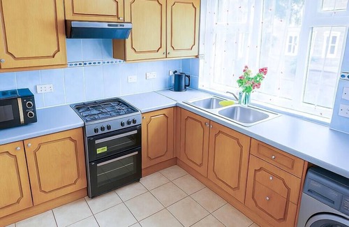 Stroud Green Apartment | Fresh 2-Bed -10 min Finsbury Pk