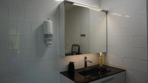 Gribbylund Apartment | Fresh And Cozy Little House 30km In Täby