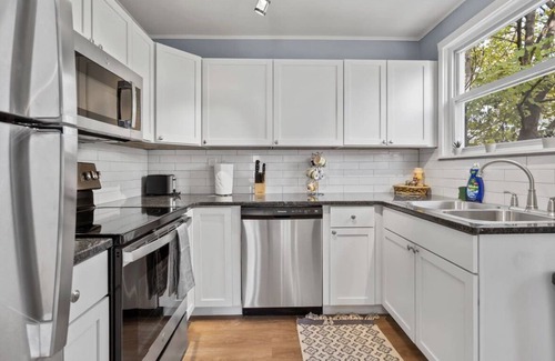 Ferndale House | Fresh and Remodeled Ferndale 3 BR Getaway