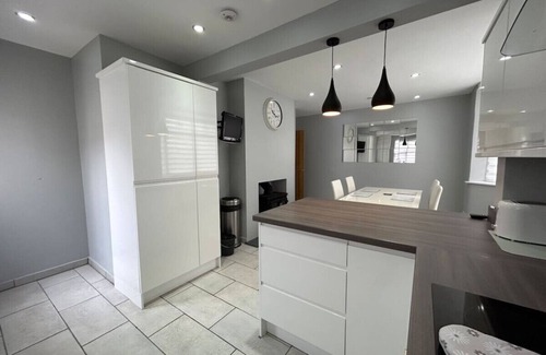 Rhyl House | Fresh and Spacious House