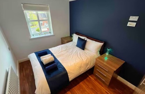 Whittington Apartment | Fresh & Bright 3 Bed Apartment in London