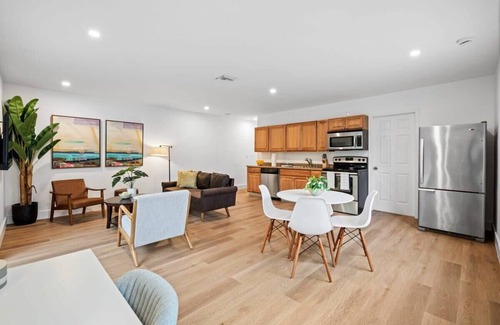 Sailboat Bend Apartment | Fresh & Bright Condo 1BR/1BA – Near Riverwalk