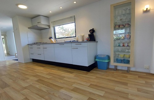Goedereede Ski Chalet | Fresh chalet near the beach and the sea