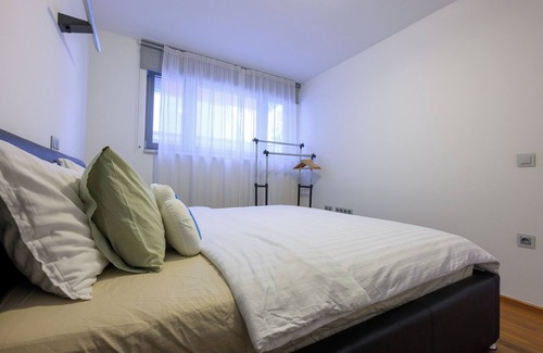 Maribor Apartment | Fresh, clean, clutter free apt with fast WIFI and free parking in the building