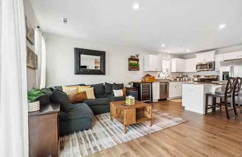 Nashville House | Fresh Remodeled Modern Single Family Home in N. Nashville