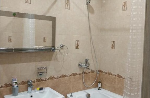 Kovrov Apartment | Fresh Room: Apartment on Griboedova
