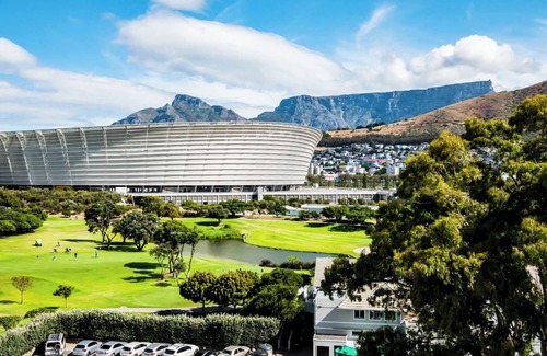Mouille Point Apartment | Fresh Sea Air and Endless Views at Twilight Tide
