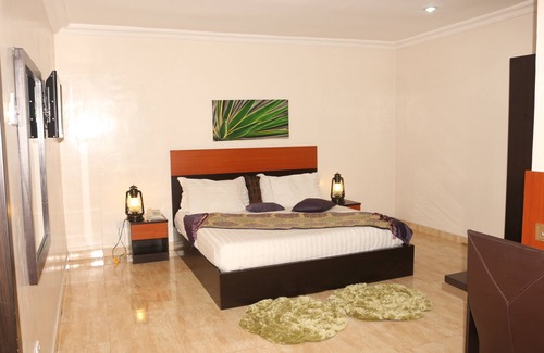 Uyo Hotel | Fresh Spring Hotels & Towers
