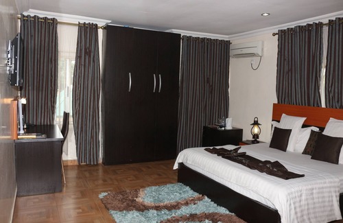 Uyo Hotel | Fresh Spring Hotels & Towers