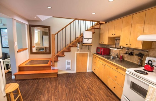 Rossland Apartment | Fresh Studio Apartment in Central Rossland